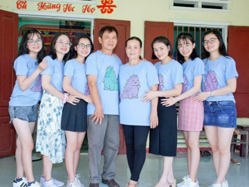 Gia đình ở Quảng Ngãi có 6 cô con gái đều là thạc sĩ và cử nhân: Bố mẹ tự hào vì các con gắn bó và hiếu thuận