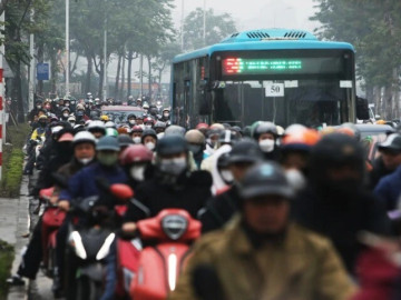 Vì sao tuyến đường rộng 8 làn xe tại Nam Từ Liêm vẫn ùn tắc triền miên?