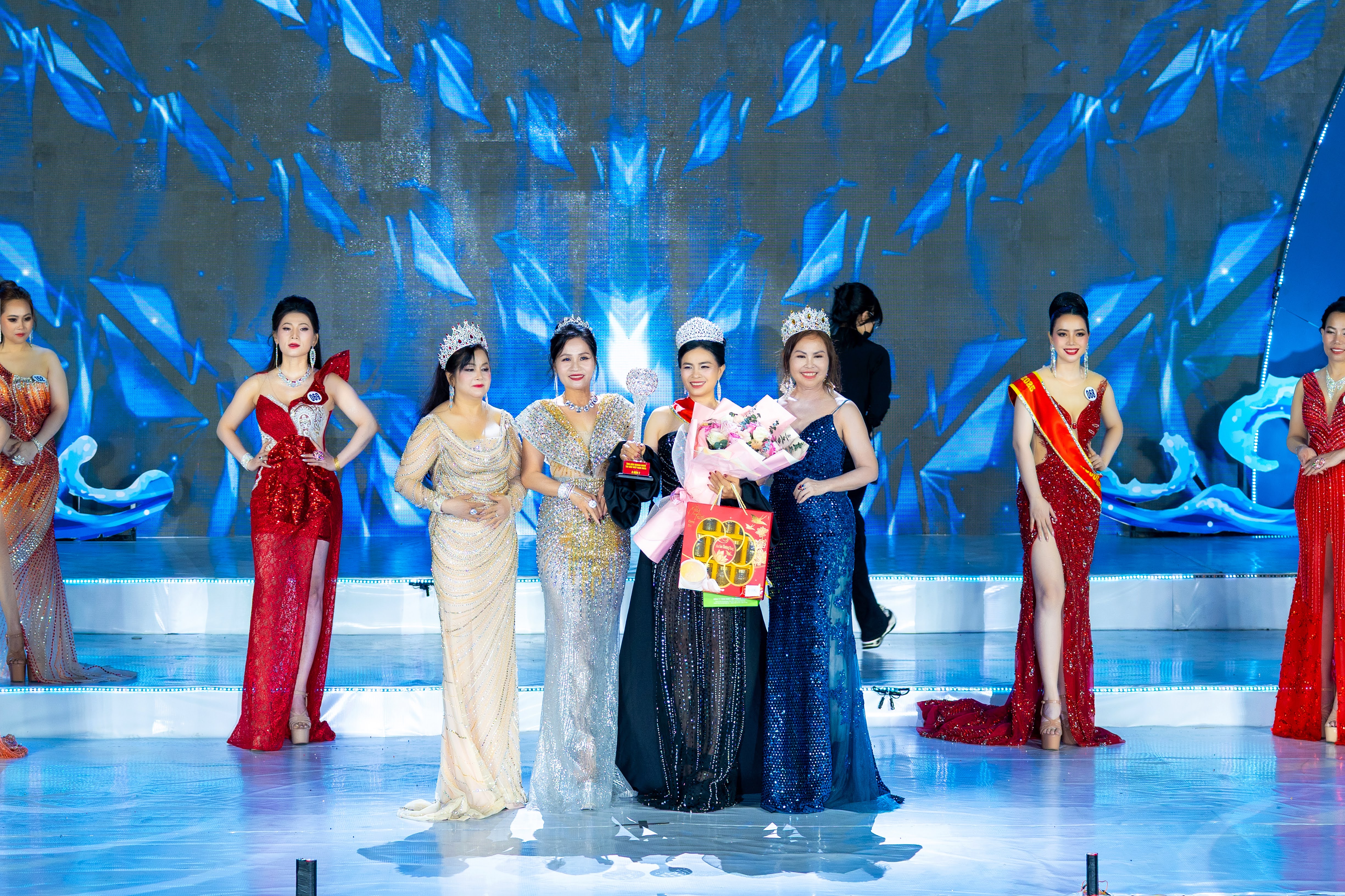 Nữ doanh nhân Phạm Tuyết Chinh vinh dự đạt danh hiệu Á hậu 3 tại cuộc thi Hoa hậu Doanh nhân Tài sắc Việt Nam 2025 - 5