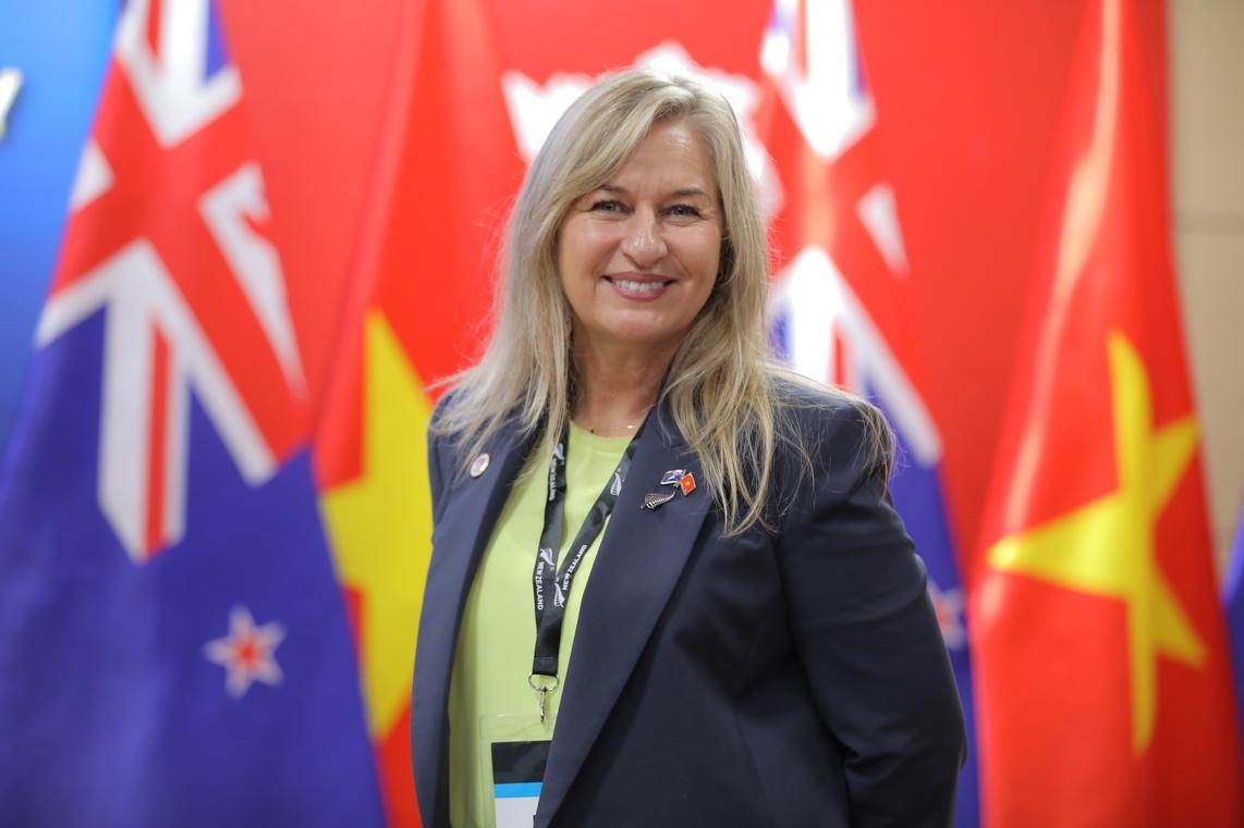 Theo bà Ruth Cooper, Việt Nam là thị trường phát triển nhanh với bước tiến công nghệ mạnh mẽ và chất lượng sinh viên nâng cao từng ngày. 