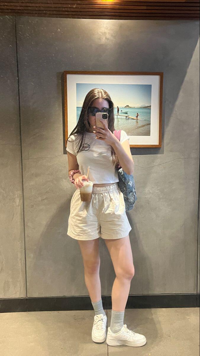 Thêm một ý tưởng cho một outfit mùa hè của phái đẹp.