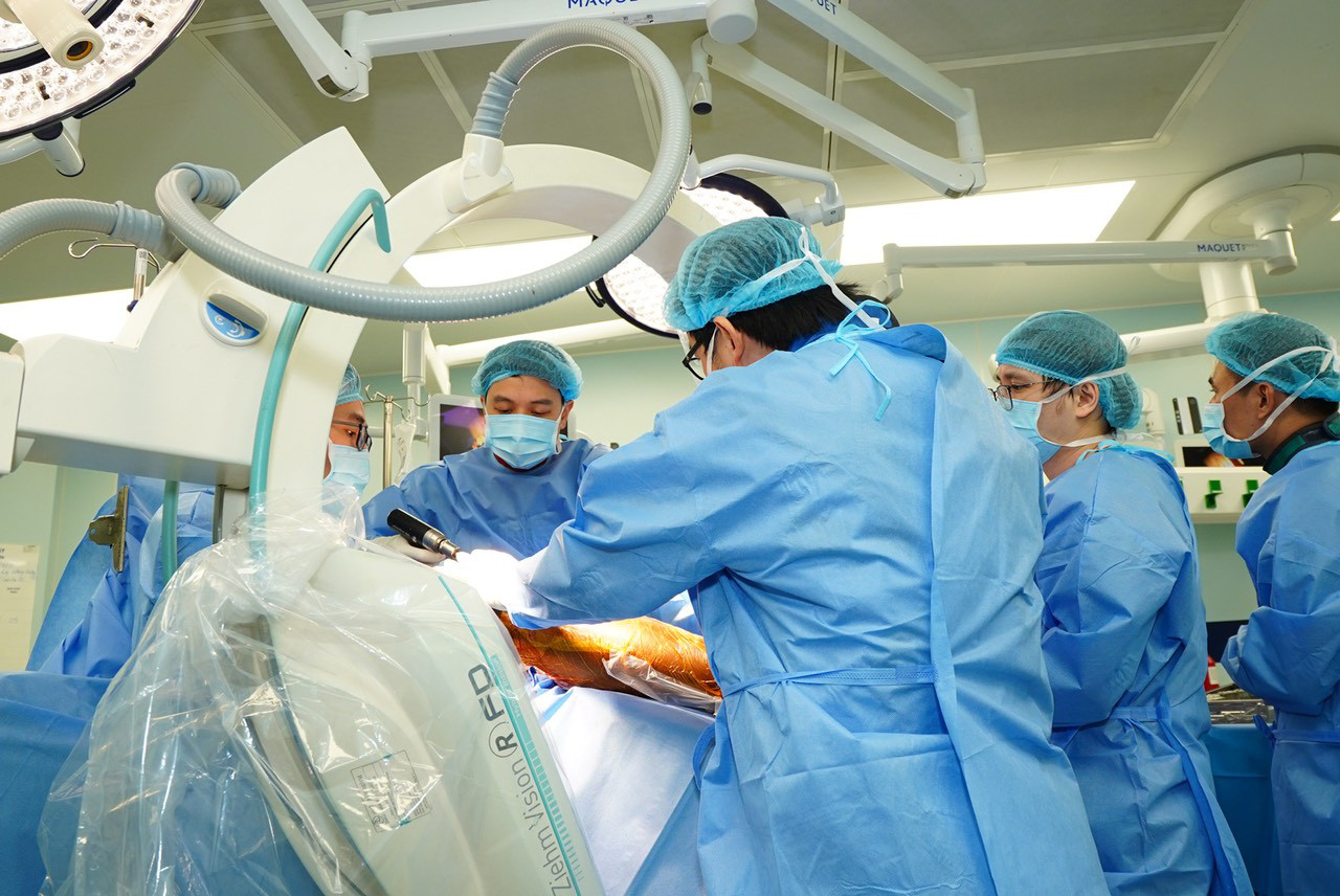 Chấn thương của Xuân Son nặng hơn chẩn đoán ban đầu. Ảnh: BVCC