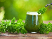 Sức khỏe - 12 thực phẩm không nên ăn trước khi ngủ, tránh ngon miệng mà hại thân, có loại luôn sẵn ở nhà bếp