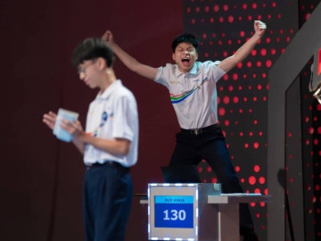 Kịch tính đến câu hỏi cuối cùng, cú nhấn chuông đưa cầu truyền hình Chung kết Olympia lần thứ 8 về thành phố Huế