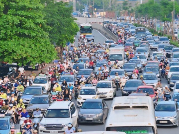 Ùn tắc giao thông dịp cuối năm, chuyên gia cảnh báo hệ lụy nguy hiểm tới sức khỏe mà nhiều người không hay biết