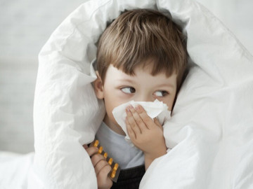 Thói quen điều trị cúm nào thường gặp nhất ở cả trẻ nhỏ và người lớn, lạm dụng dễ khiến bệnh nặng hơn?