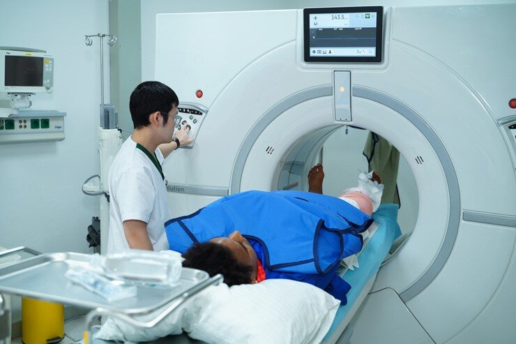 Xuân Son được trao Huân chương Lao động hạng Ba, vào thẳng viện phẫu thuật sau khi về nước - 4