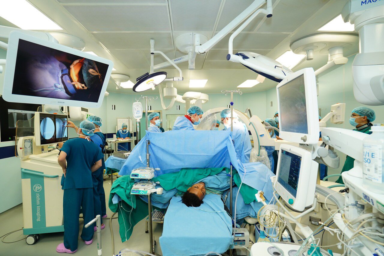 Ca mổ kéo dài 1,5 tiếng cho Xuân Son được đánh giá thành công. Ảnh: BVCC