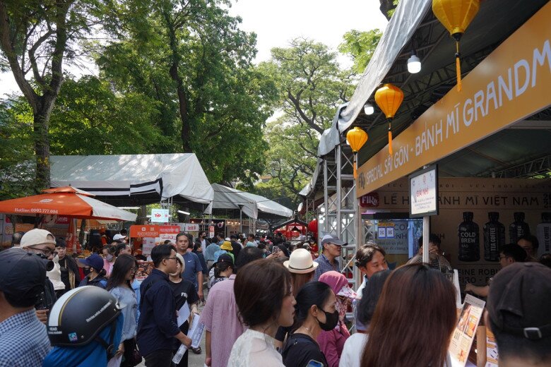 Lễ hội Bánh Mì Việt Nam lần 3: amp;#34;Biểnamp;#34; người đổ về công viên Lê Văn Tám - 12
