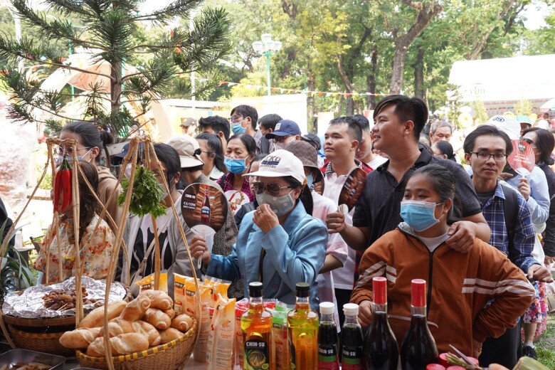 Lễ hội Bánh Mì Việt Nam lần 3: amp;#34;Biểnamp;#34; người đổ về công viên Lê Văn Tám - 2