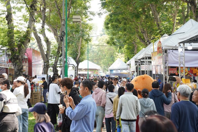 Lễ hội Bánh Mì Việt Nam lần 3: amp;#34;Biểnamp;#34; người đổ về công viên Lê Văn Tám - 3