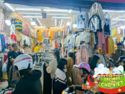 Lifestyle - Khám phá khu chợ sinh viên nổi tiếng giữa lòng Hà Nội: Thiên đường mua sắm cả ngày lẫn đêm, tránh mặc cả vào sáng sớm