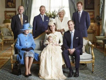 Lý do giới thượng lưu mặc trang phục xanh đậm nhiều hơn màu khác