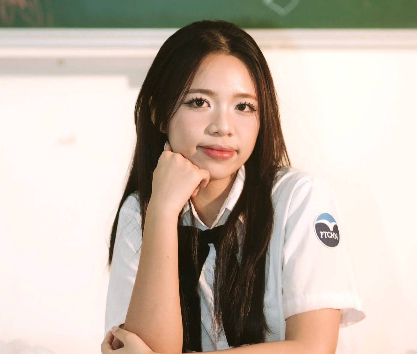 Với tinh thần bền bỉ và sự chăm chỉ, Kiều Anh đã xuất sắc chinh phục 1600 điểm SAT sau 6 tháng ôn luyện. Ảnh: THPT chuyên Ngoại ngữ.