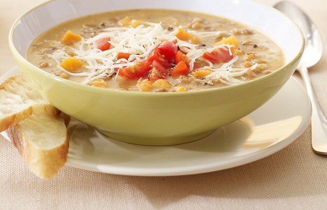 Súp đậu lăng và phô mai Gouda mang lại sự thịnh vượng.