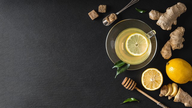 Đặc tính cay ấm của gừng cũng giúp làm ấm cơ thể từ bên trong, mang lại cảm giác dễ chịu rõ rệt.