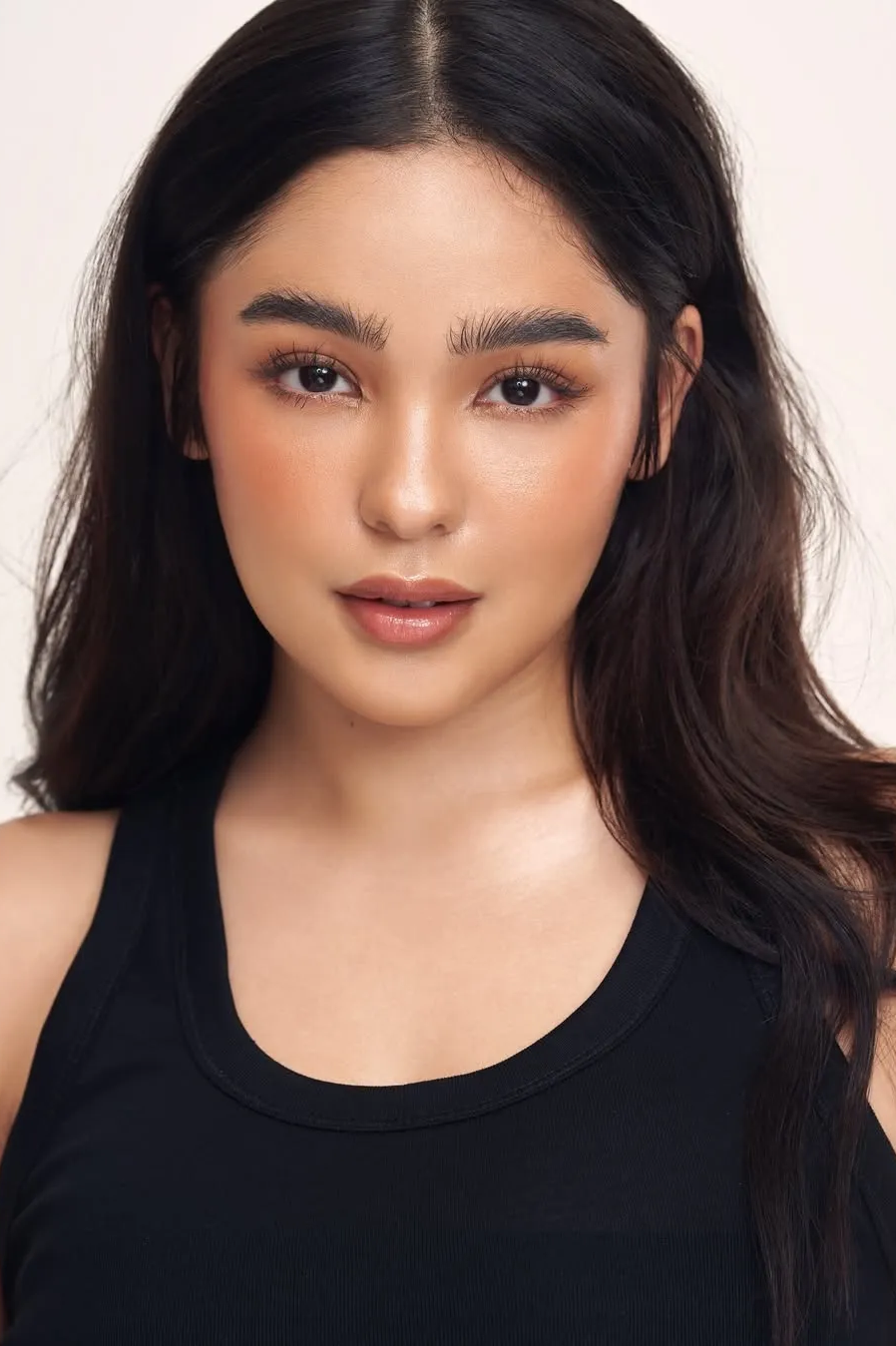 Andrea Brillantes, 23 tuổi, xếp thứ tư, là diễn viên nổi tiếng người Philippines. Cô có hơn 21 triệu lượt theo dõi trên TikTok và 14 triệu lượt theo dõi trên Instagram. Các hình ảnh, video về chủ đề làm đẹp, thời trang của Andrea Brillantes sinh động, thu hút sự quan tâm. Ảnh: Deadline