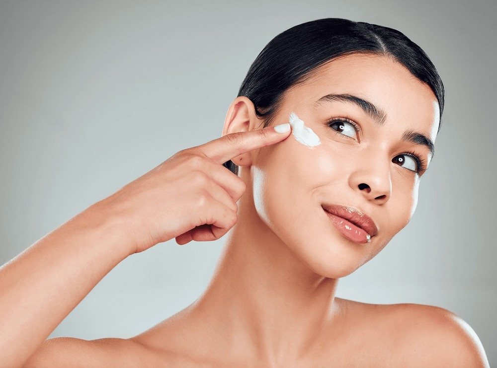 Kem chống nắng được coi là sản phẩm chống lão hóa quan trọng nhất.