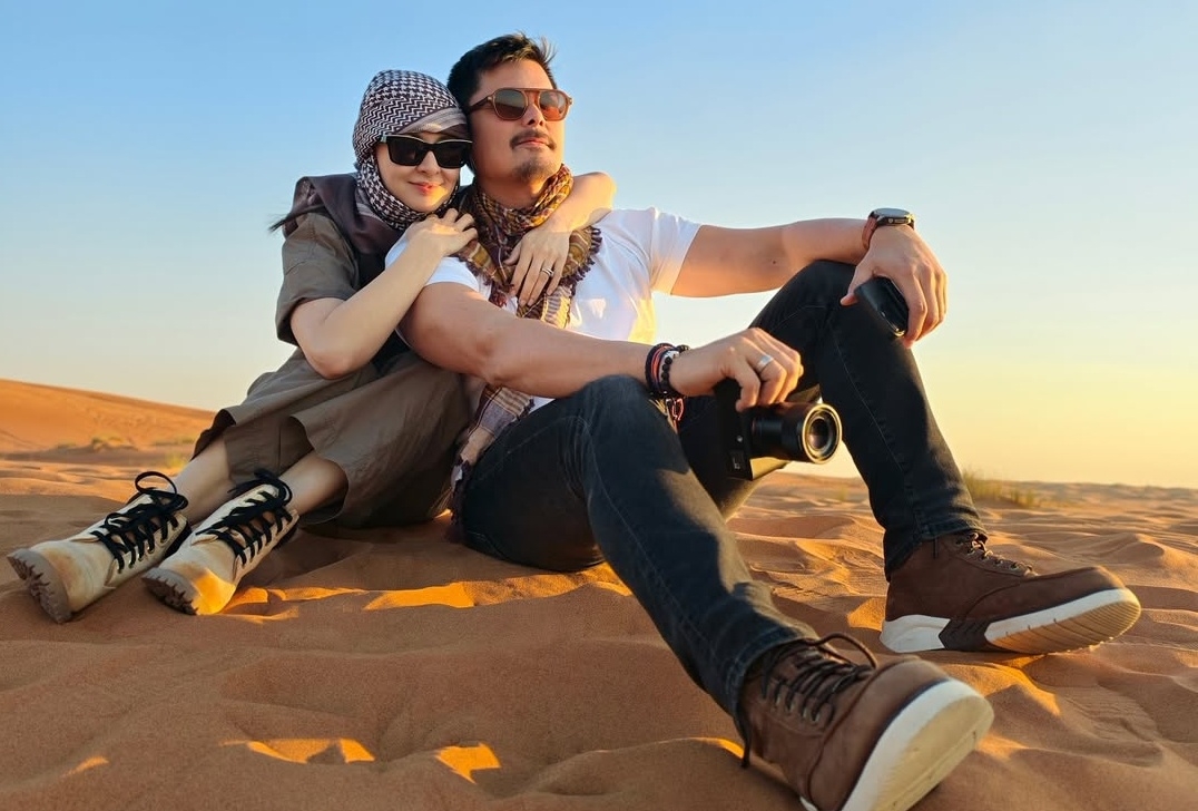 Gu mặc sánh đôi của vợ chồng amp;#34;sao đẹp nhất Philippinesamp;#34; - 10