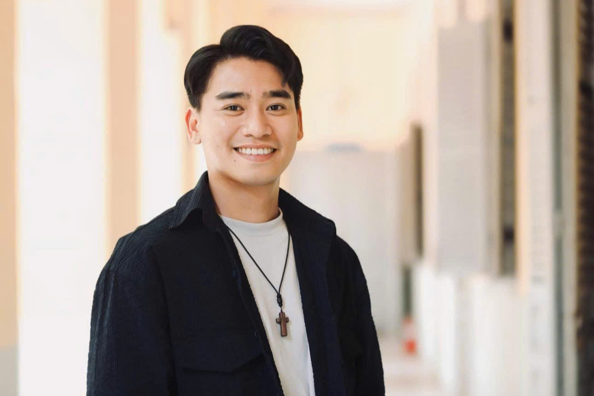 Nam diễn viên từng giữ xe, sửa điện thoại amp;#34;đổi đờiamp;#34; nhờ Lý Hải và Huy Khánh - 1