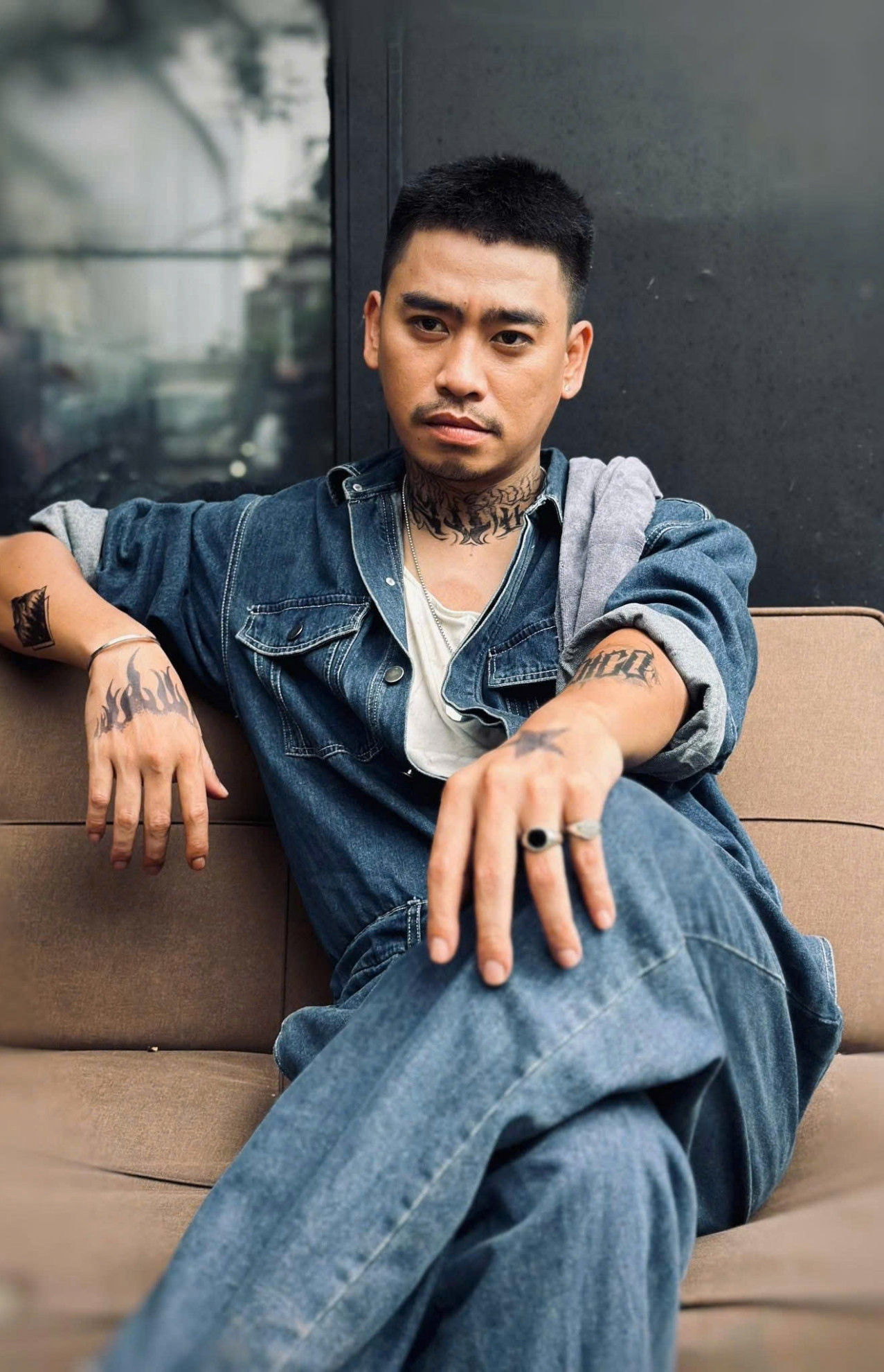 Nam diễn viên từng giữ xe, sửa điện thoại amp;#34;đổi đờiamp;#34; nhờ Lý Hải và Huy Khánh - 10