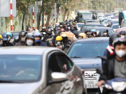 Tin tức - Kết thúc kỳ nghỉ Tết Dương lịch, người dân ùn ùn trở về Hà Nội