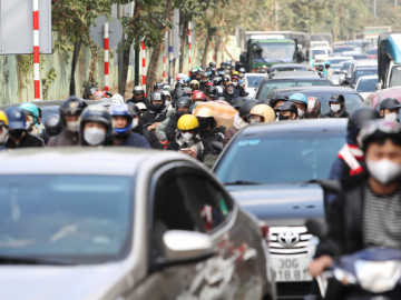 Tin tức - Kết thúc kỳ nghỉ Tết Dương lịch, người dân ùn ùn trở về Hà Nội