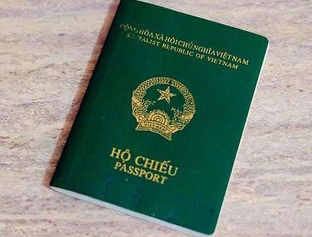 Hộ chiếu sẽ không còn được sử dụng trong giao dịch ngân hàng từ ngày 1/1/2026. Ảnh: DV.