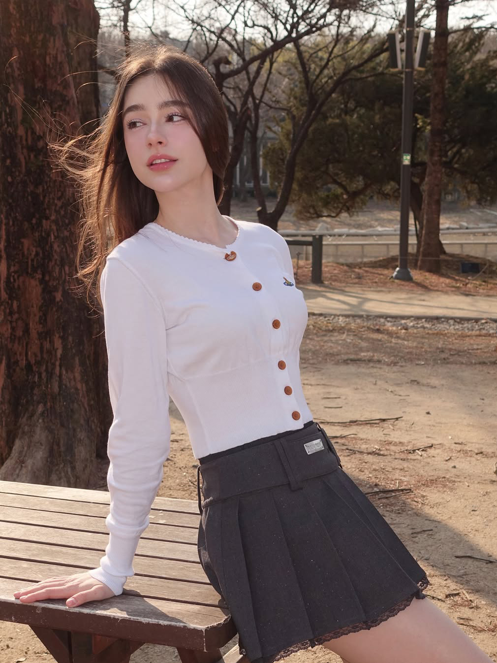 Người đẹp chuộng các gam màu cơ bản như trắng, đen, be.