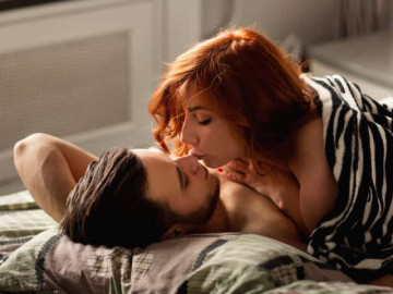 Vì sao những cặp đôi hạnh phúc lại ít nói về "chuyện yêu"?