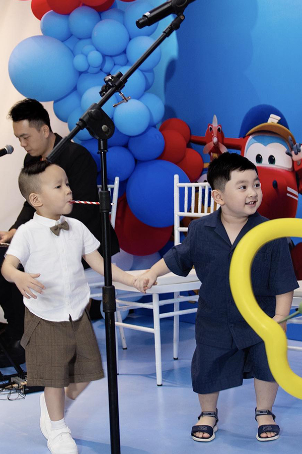 Con trai 4 tuổi đáng yêu của Chi Bảo - Lý Thùy Chang - 4