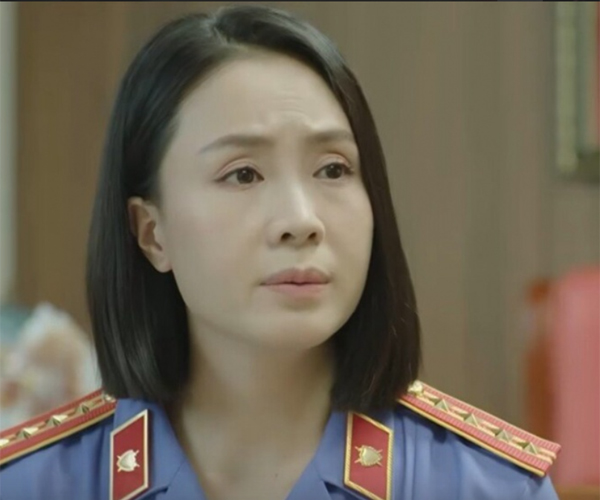 Vai diễn Bùi Hằng Thu đòi hỏi ở Hồng Diễm sự nghiêm nghị và lời thoại chuyên môn cao. Đó cũng là sự đánh dấu bước lột xác lớn trong sự nghiệp của nữ diễn viên ở độ tuổi ngoài 40. Trong những tập đầu, có ý kiến cho rằng Hồng Diễm vẫn còn hơi hiền trong vai diễn này, nhưng sau đó, cô đã nỗ lực để khắc phục và đây được xem là một bước chuyển mình đáng ghi nhận.