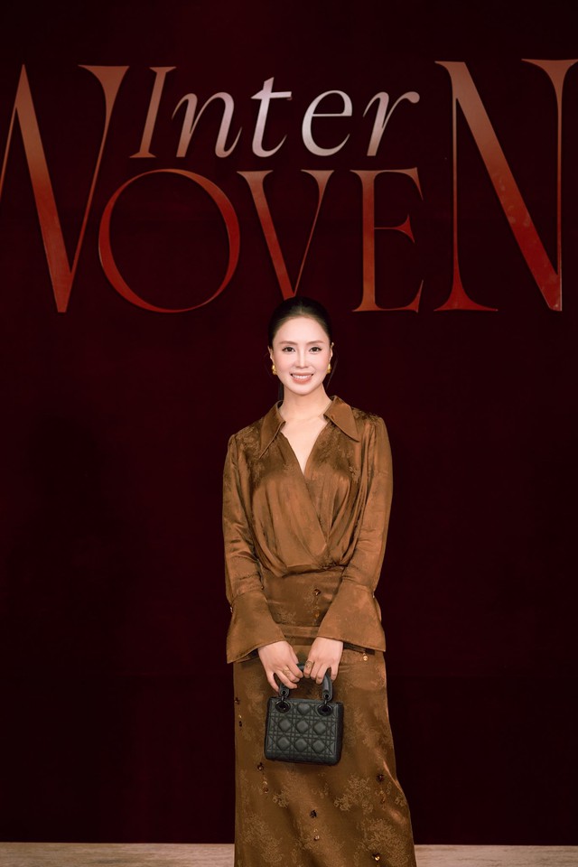 Sau những cố gắng miệt mài cho nghề, Hồng Diễm đã giành được nhiều giải thưởng danh giá như Cánh diều vàng và VTV Awards. Đây cũng là những ghi nhận của khán giả dành cho những nỗ lực của Hồng Diễm.