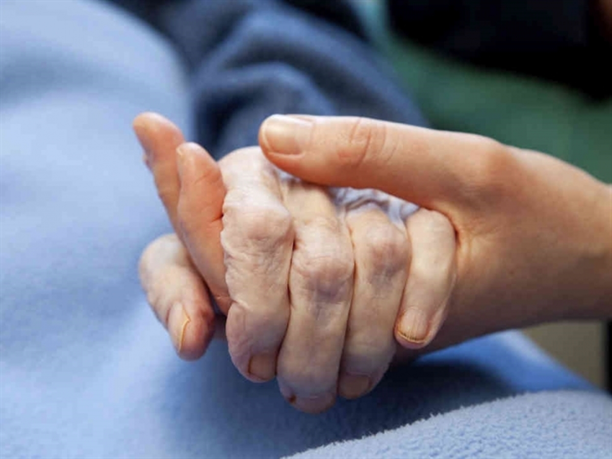 Sự bao dung và vị tha của mẹ giúp tôi hiểu rằng, tha thứ không làm quá khứ biến mất, nhưng nó giúp con người bước tiếp nhẹ nhõm hơn. (ảnh minh họa)