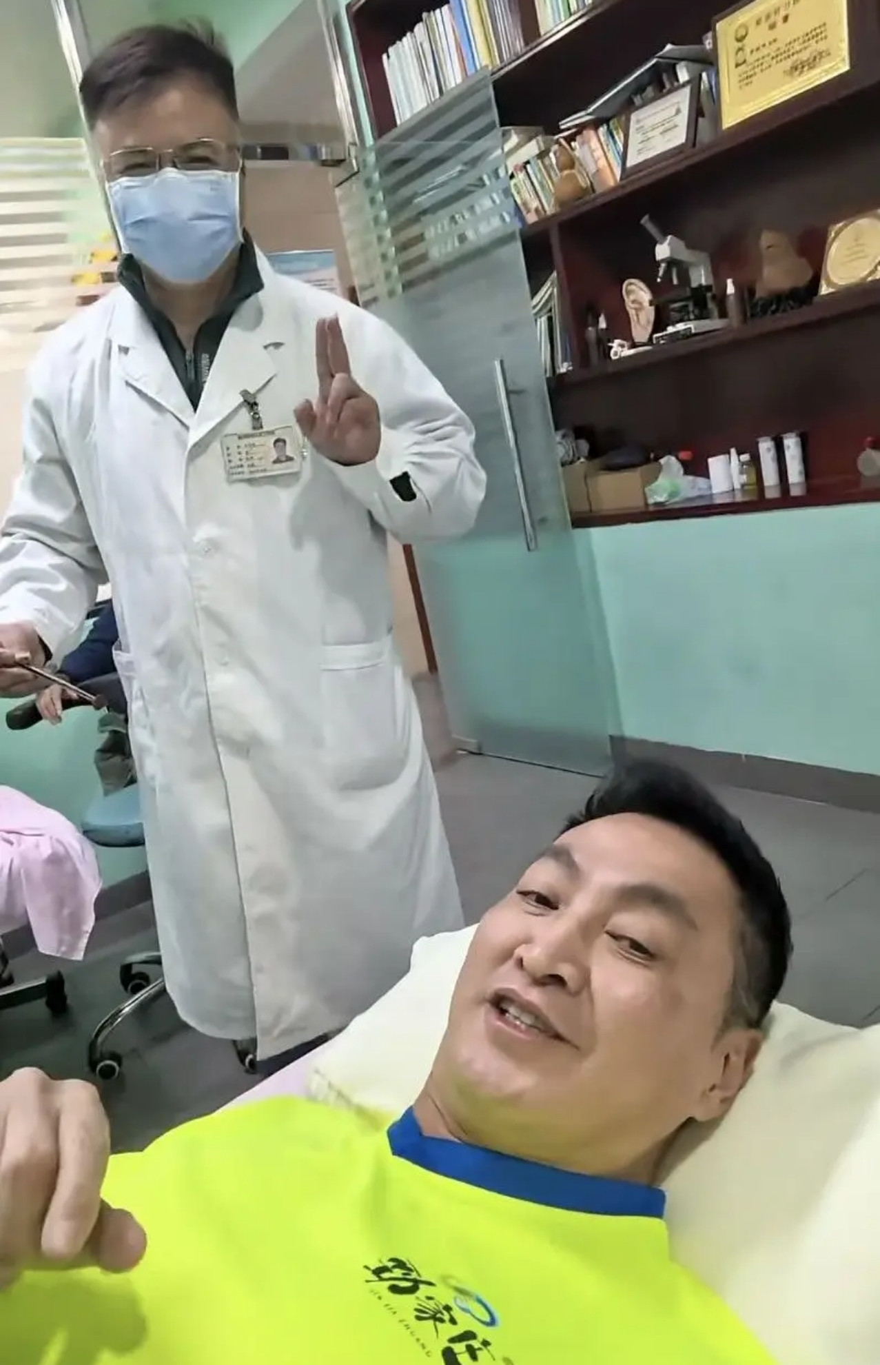 amp;#39;Triển Chiêuamp;#39; Hà Gia Kính nhập viện - 1