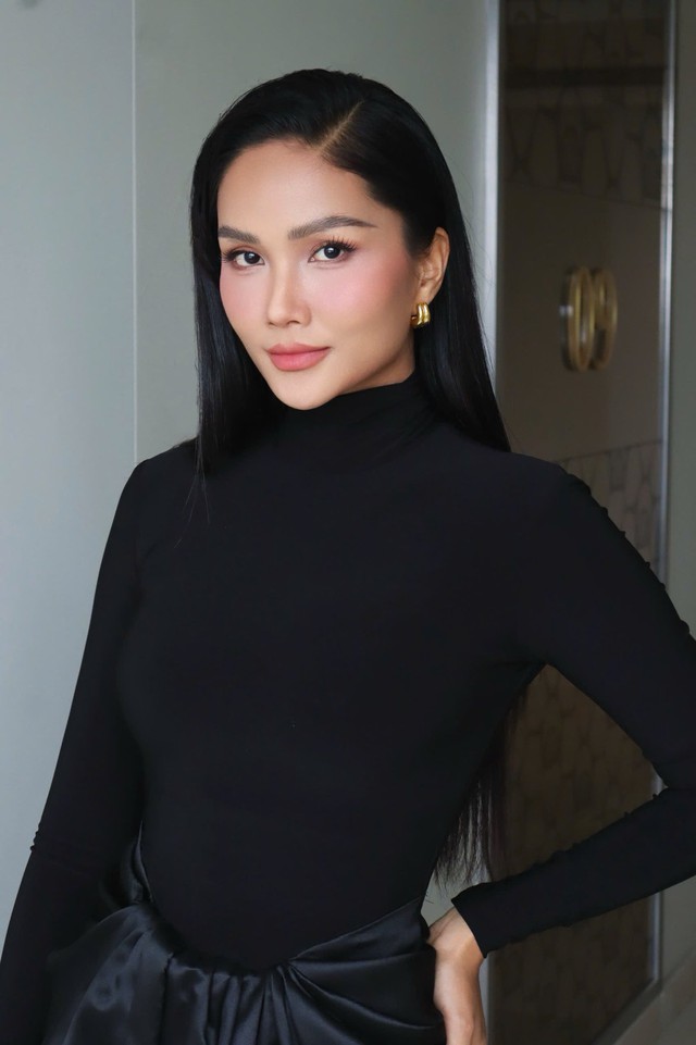 Sau 8 năm đăng quang, HHen Niê chia sẻ cô đã có khoảng thời gian sống tuyệt vời và người đẹp nhớ mãi khoảnh khắc được xướng tên cho vương miện.