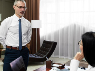 Một câu hỏi của sếp, 2 câu trả lời của người EQ thấp và người EQ cao quyết định 2 số phận nơi công sở