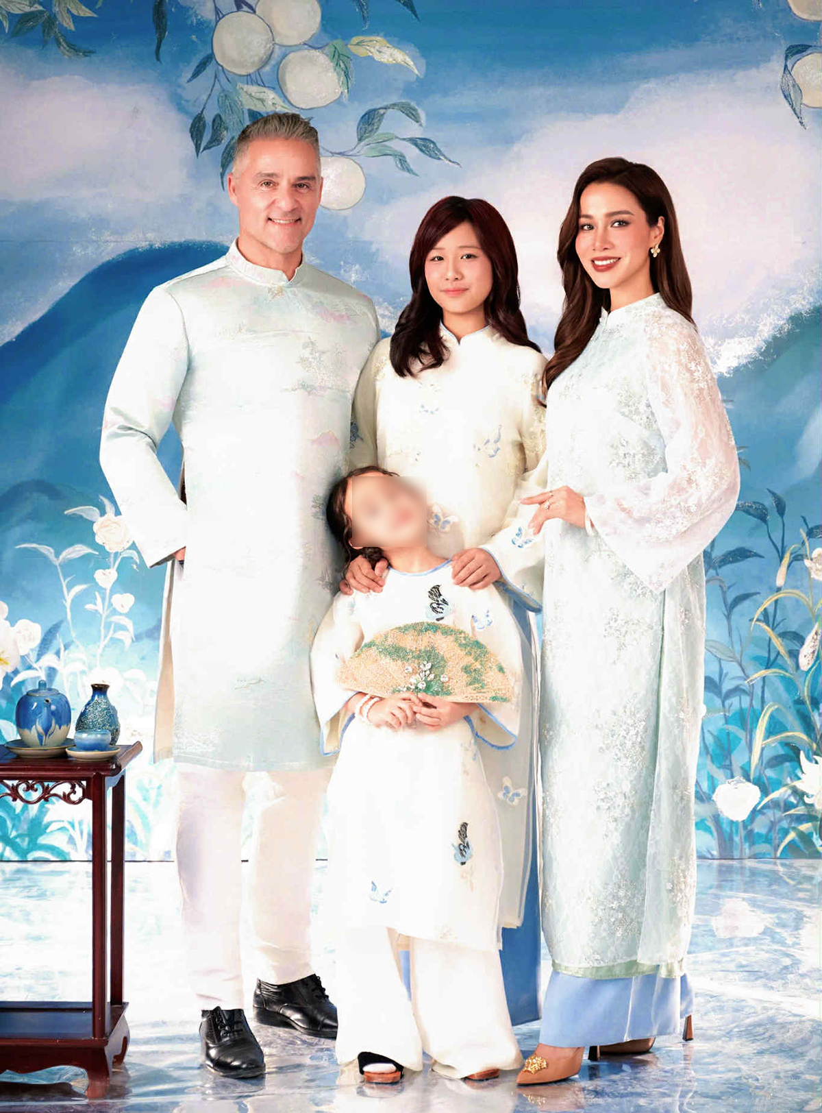 Theo Bảo Trúc, bạn trai yêu trẻ nhỏ, được hai con riêng của cô quý mến, xem như cha.