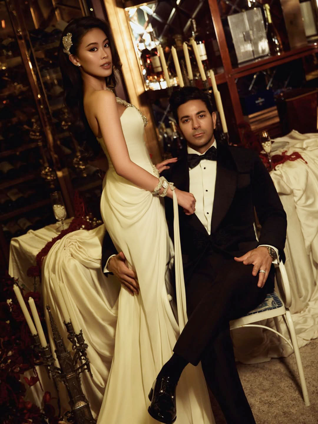 Nàng rich kid dí dỏm hứa với ông xã ngoại quốc đây là photoshoot cuối cùng, bởi cả hai đã thực hiện nhiều bộ ảnh cưới lãng mạn trước đó.