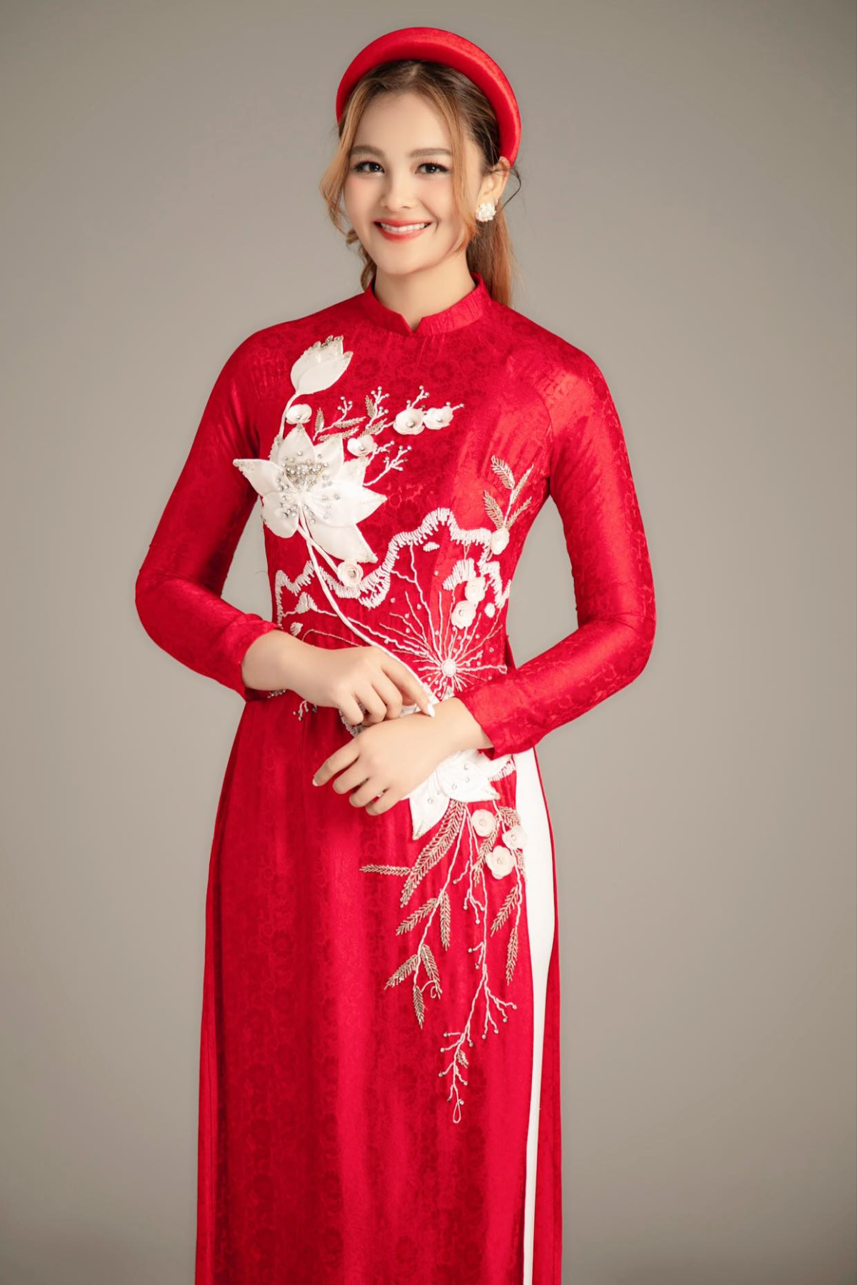 Sắc vóc con gái của Hoa hậu Diệu Hoa - 3