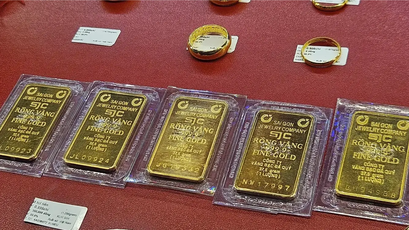 Giá vàng miếng SJC thấp hơn vàng nhẫn một số thương hiệu.