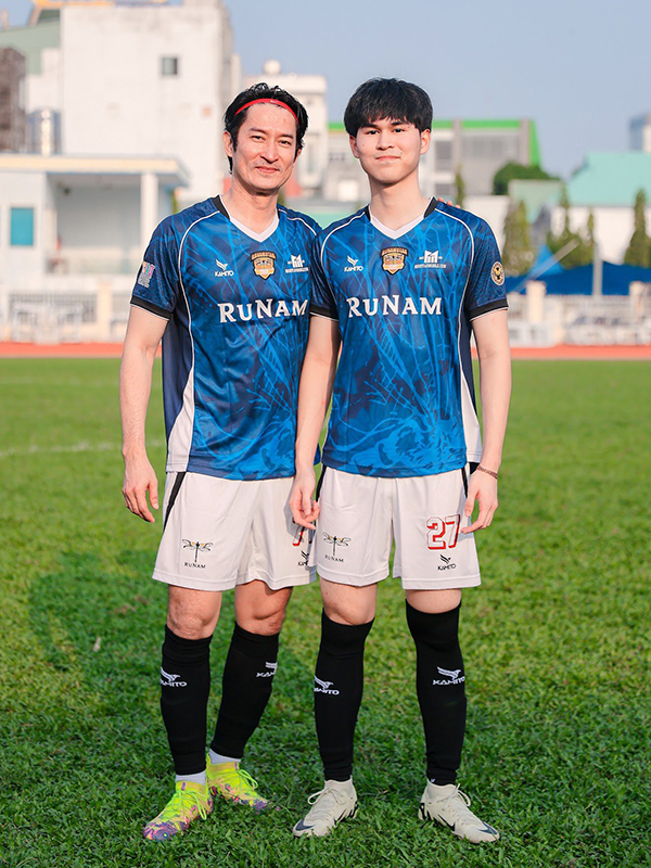 Diện mạo tuổi tròn đôi mươi của con trai Huy Khánh - 1