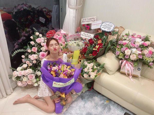 Cuộc sống của amp;#34;ngọc nữ Việtamp;#34; ở biệt thự 2 mặt tiền thuộc khu đắt đỏ nhất TPHCM, thu nhập 40 tỷ 1 năm - 12