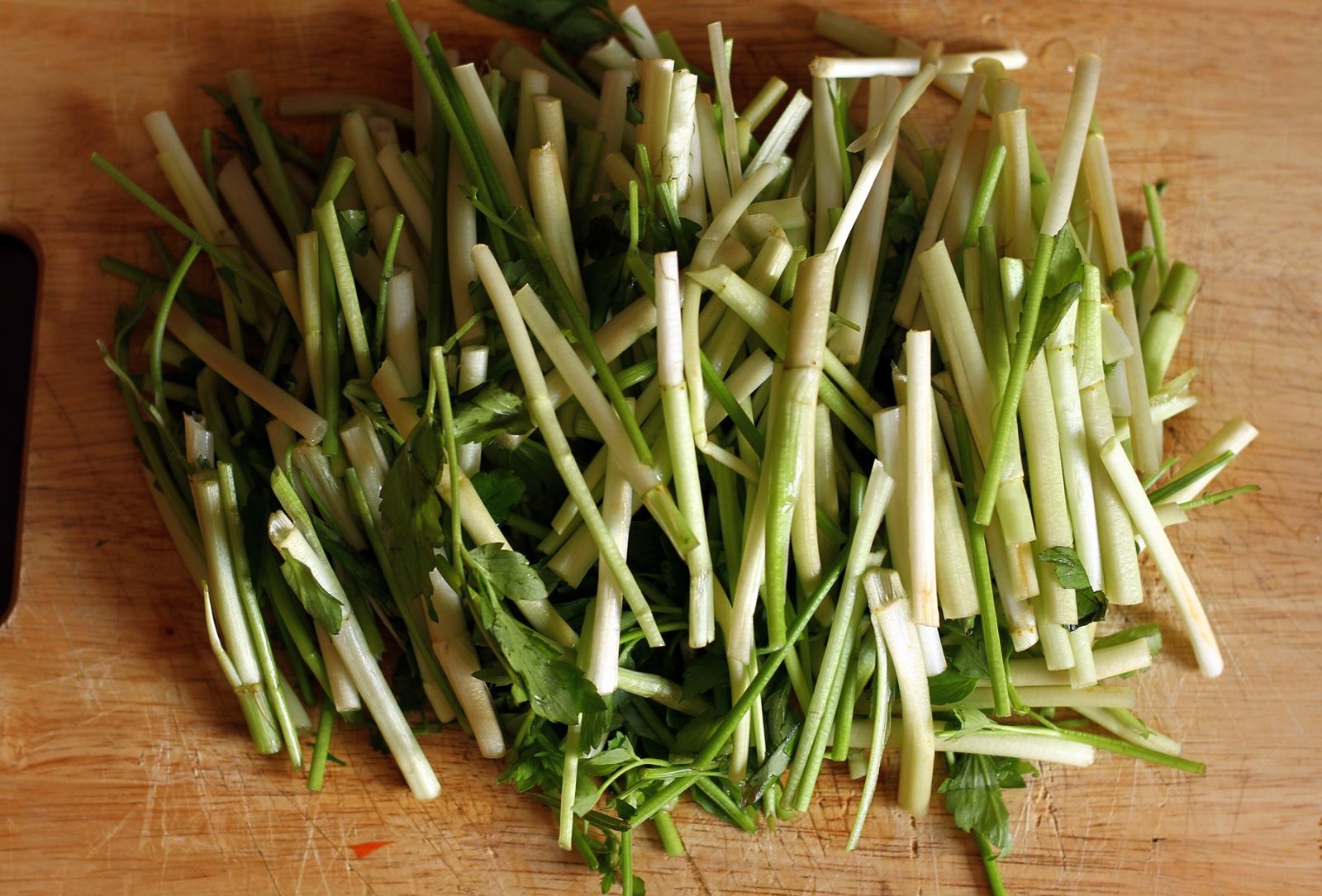 Loại rau giàu chất chống oxy hóa, hỗ trợ phòng ngừa ung thư, đang vào mùa bán đầy ở chợ Việt - 6