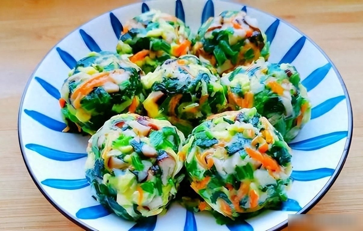 Loại rau có vitamin A nhiều hơn cà rốt, giúp sáng mắt, đẹp da, bổ máu, làm món này ngon hơn cả thịt - 1