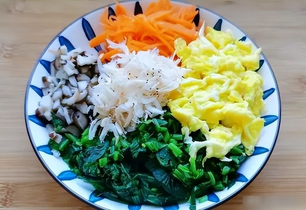 Loại rau có vitamin A nhiều hơn cà rốt, giúp sáng mắt, đẹp da, bổ máu, làm món này ngon hơn cả thịt - 3