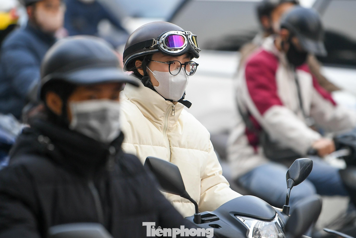 Sương tan, nắng lên nhưng ô nhiễm không khí Hà Nội chưa hạ nhiệt - 5