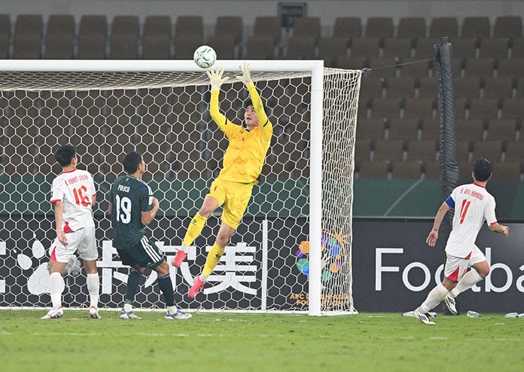 Thủ môn Trung Kiên quá hay