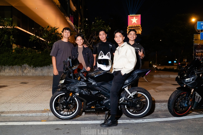 VIDEO: “Cơn sốt” quay phim cùng mô tô phân khối lớn - 5