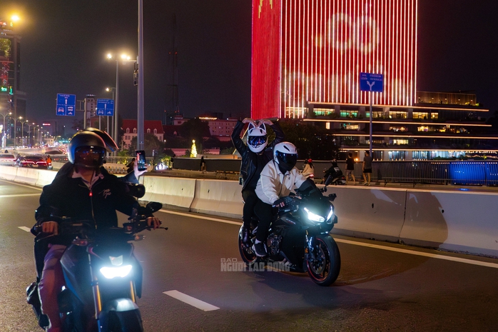 VIDEO: “Cơn sốt” quay phim cùng mô tô phân khối lớn - 9